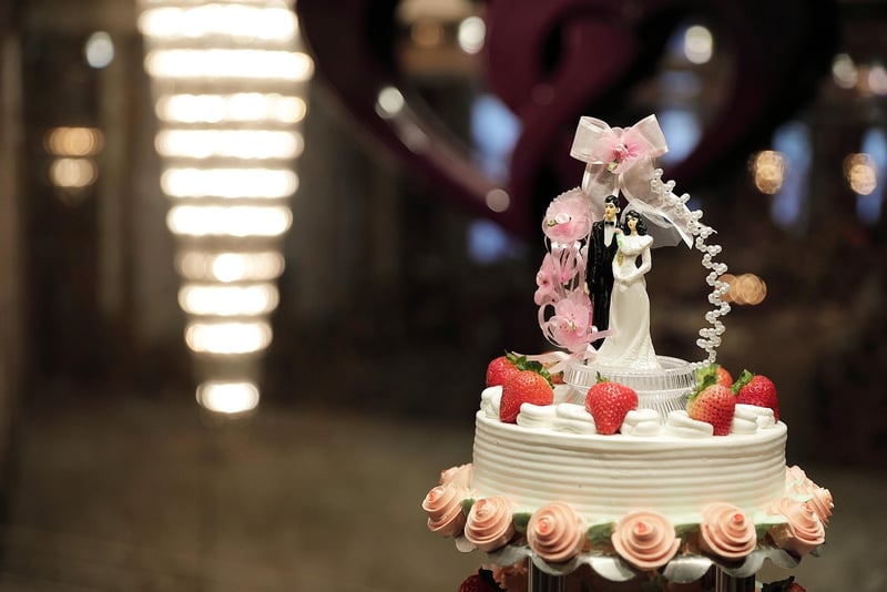 Eclipse-inspired Wedding Cake